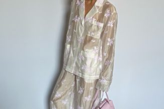 Genuinely, This Is the Prettiest Flat Shoe Trend You’ll Ever Wear—Ready Your Jeans