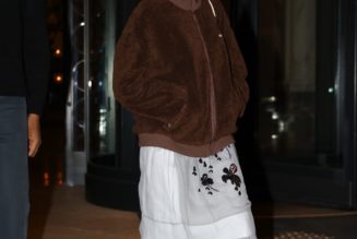 I Know You're Stylish If You Replace Your Hoodie With This Equally Comfy But Much Chicer Jacket Trend