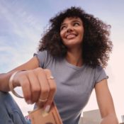 Lifestyle-Essential: Diese Kreditkarte kommt in Roségold daher