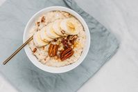 Bild zum Thema Schüssel mit Haferkleie Porridge
