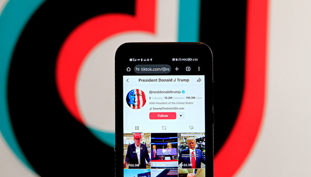 Social Media Sounds The Alarm As Donald Trump Is Expected To Sign Excutive Order For New TikTok Deal