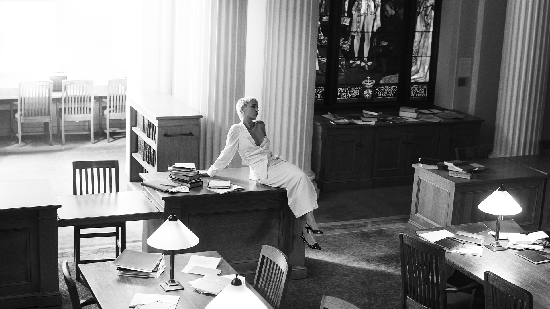 Emma Chamberlain&#039;s Stuart Weitzman campaign