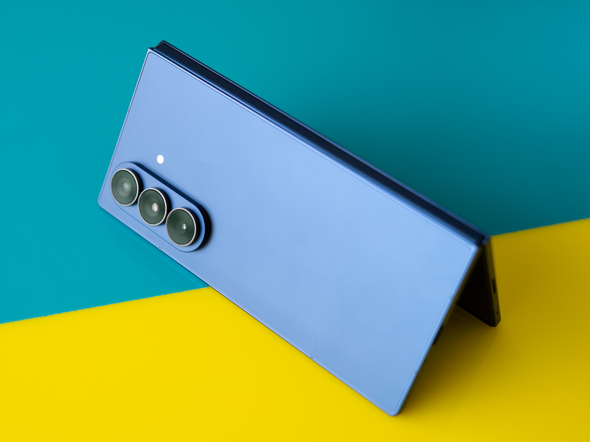 Samsung Galaxy Z Fold 7 in blue