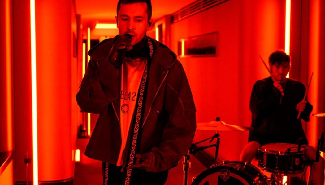 Twenty One Pilots’ ‘Breach’ Debuts at No. 1 on Billboard 200