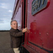 Warwick Davis to Reprise Professor Filius Flitwick in HBO's Harry Potter TV Reboot