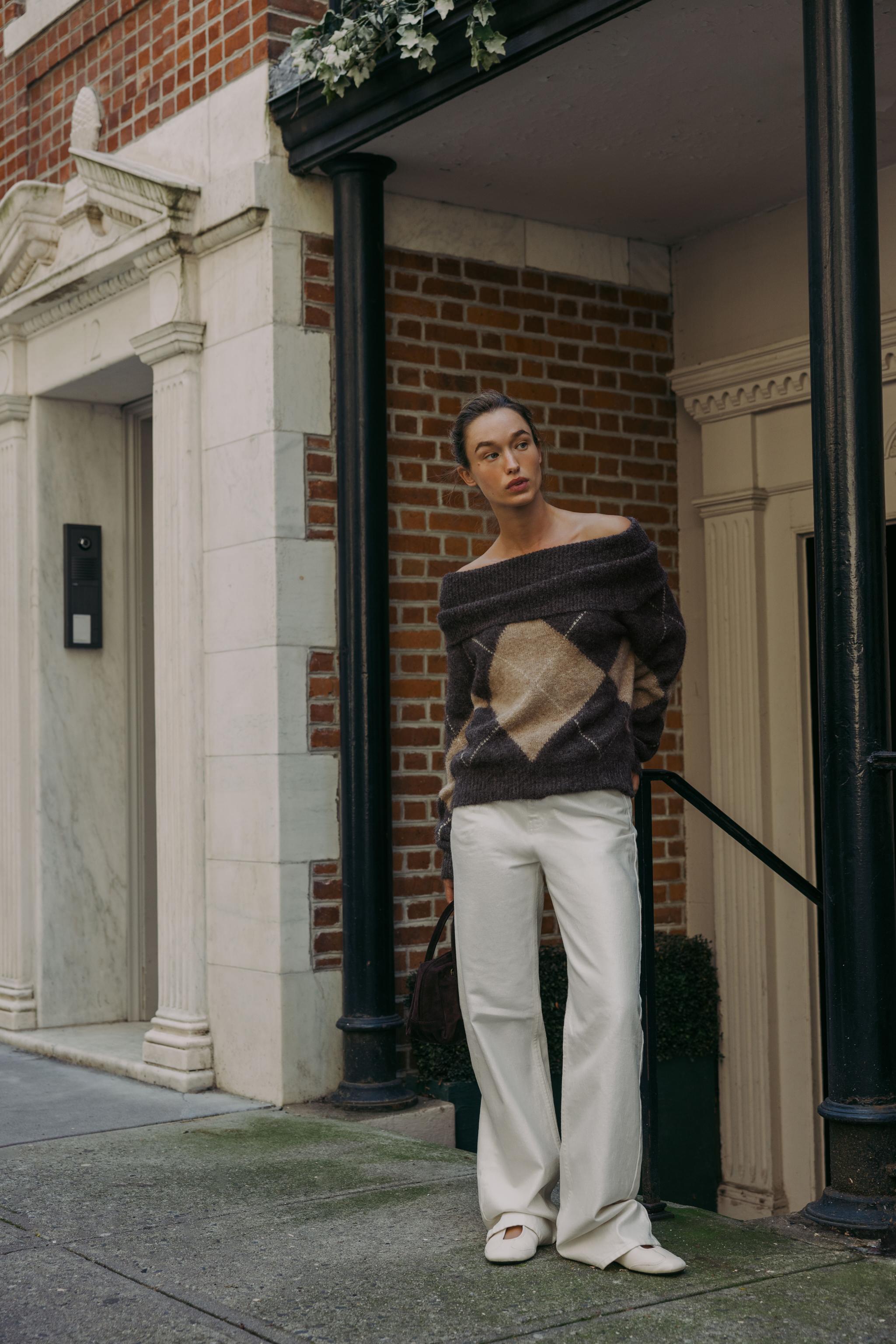 Diamond Pattern Strapless Knit Sweater