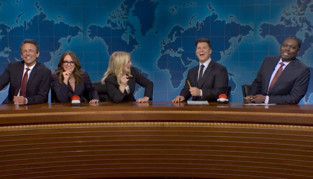 Amy Poehler, Tina Fey, and Seth Meyers Return to Weekend Update for "Joke Off"