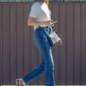 Confirmed: Jeans and a T-shirt are So Much Less Boring When Worn With This Winter Sneaker Trend