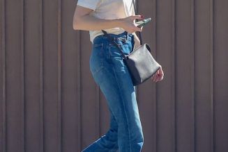 Confirmed: Jeans and a T-shirt are So Much Less Boring When Worn With This Winter Sneaker Trend