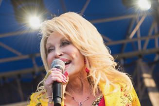 Dolly Parton's Sister Asks for Prayers Amid Health Challenges
