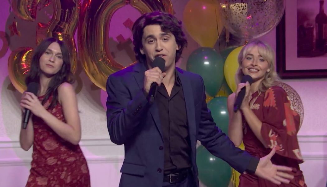 Domingo Returns to SNL with Sketch Spoofing Taylor Swift's "The Fate of Ophelia"