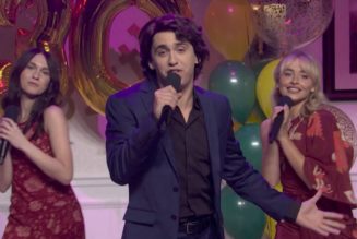 Domingo Returns to SNL with Sketch Spoofing Taylor Swift's "The Fate of Ophelia"