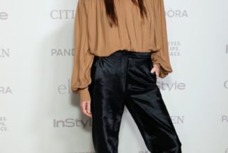 Elizabeth Olsen Wore the Uncommon Color Combo That's a Mary-Kate and Ashley Signature