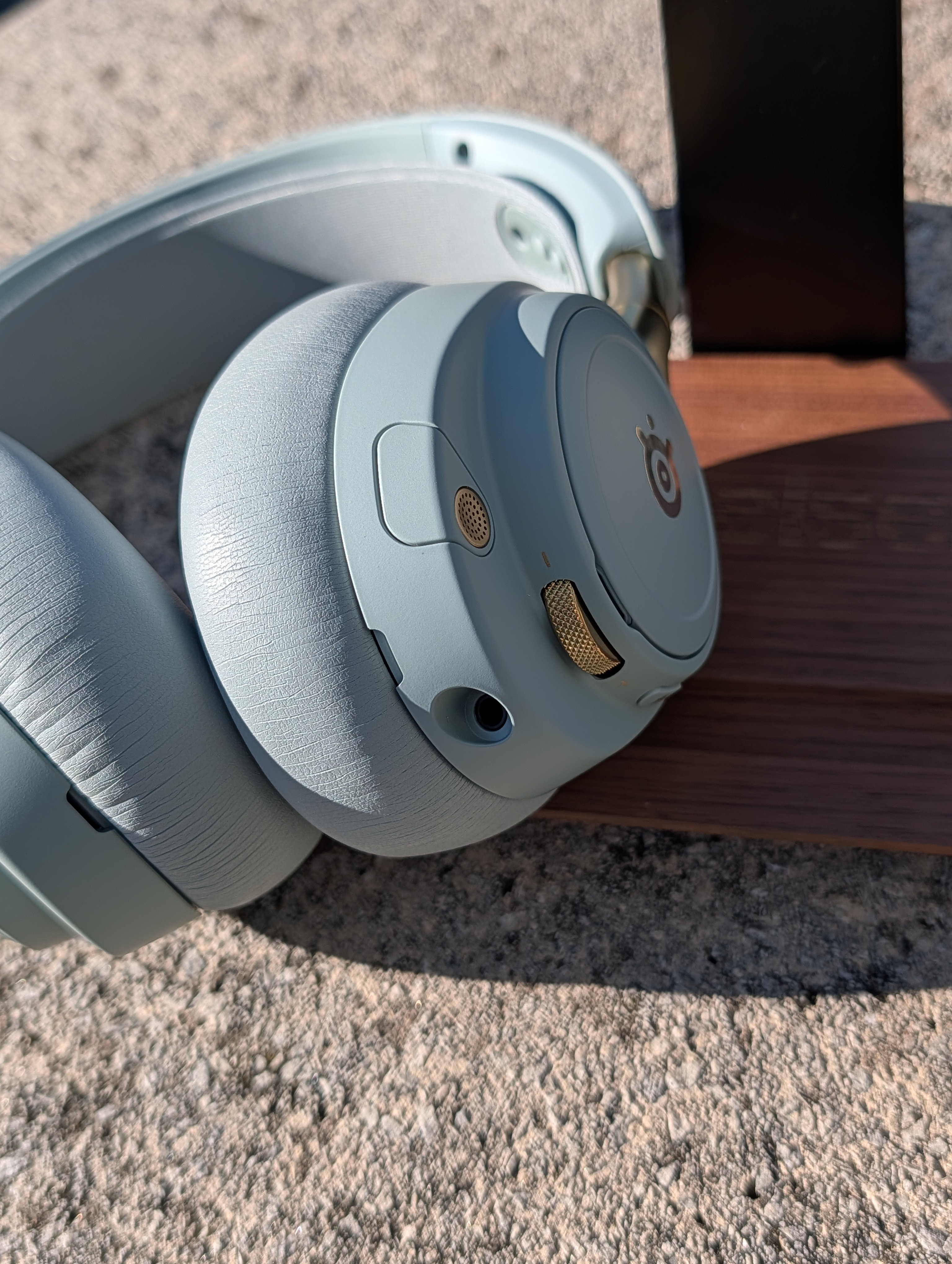 SteelSeries Arctis Nova Elite