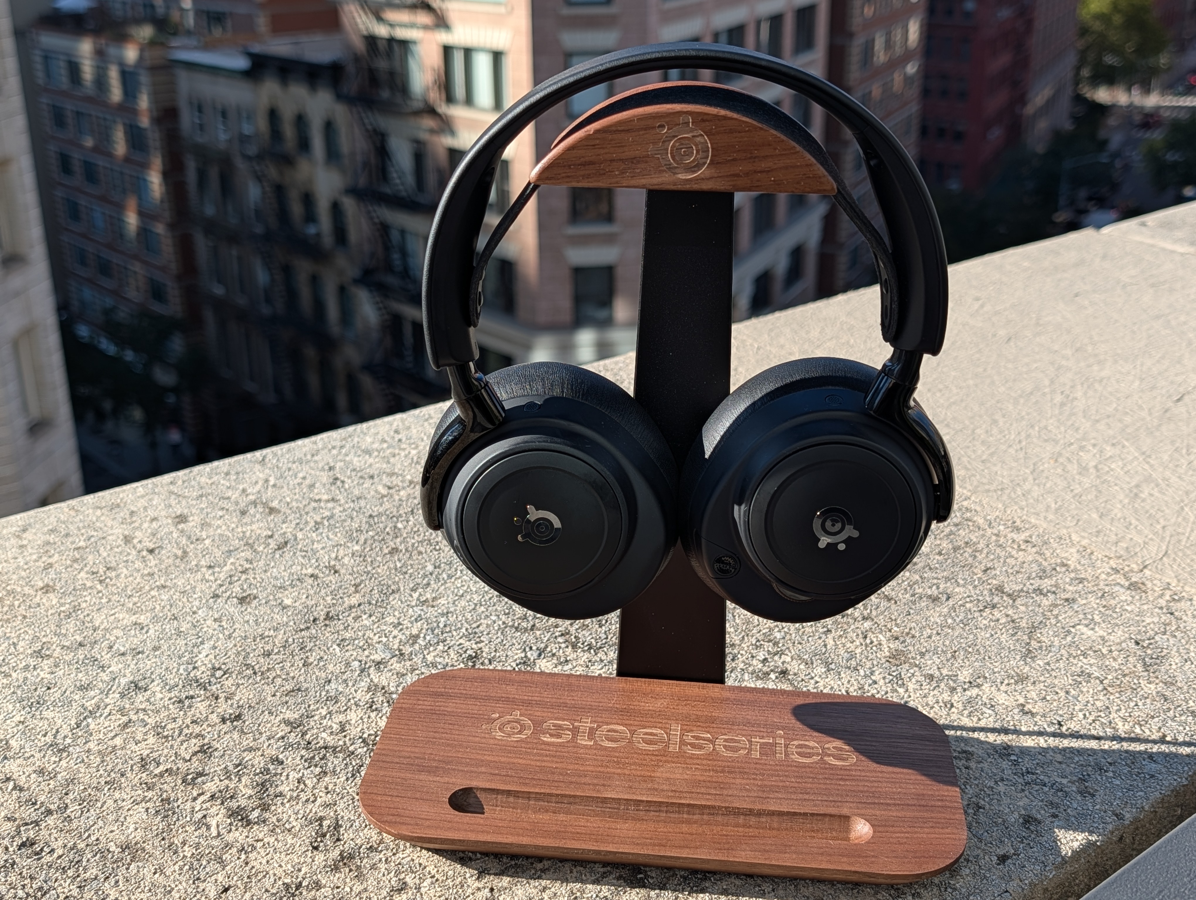 SteelSeries Arctis Nova Elite