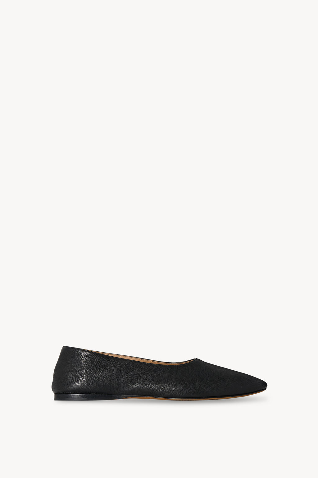 Awar Flat Shoe in Leather