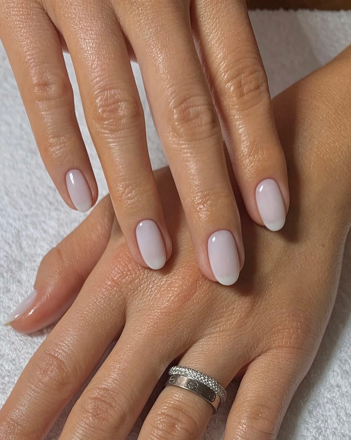 A manicure by @raelondonnails with Bio Sculpture French Blanc