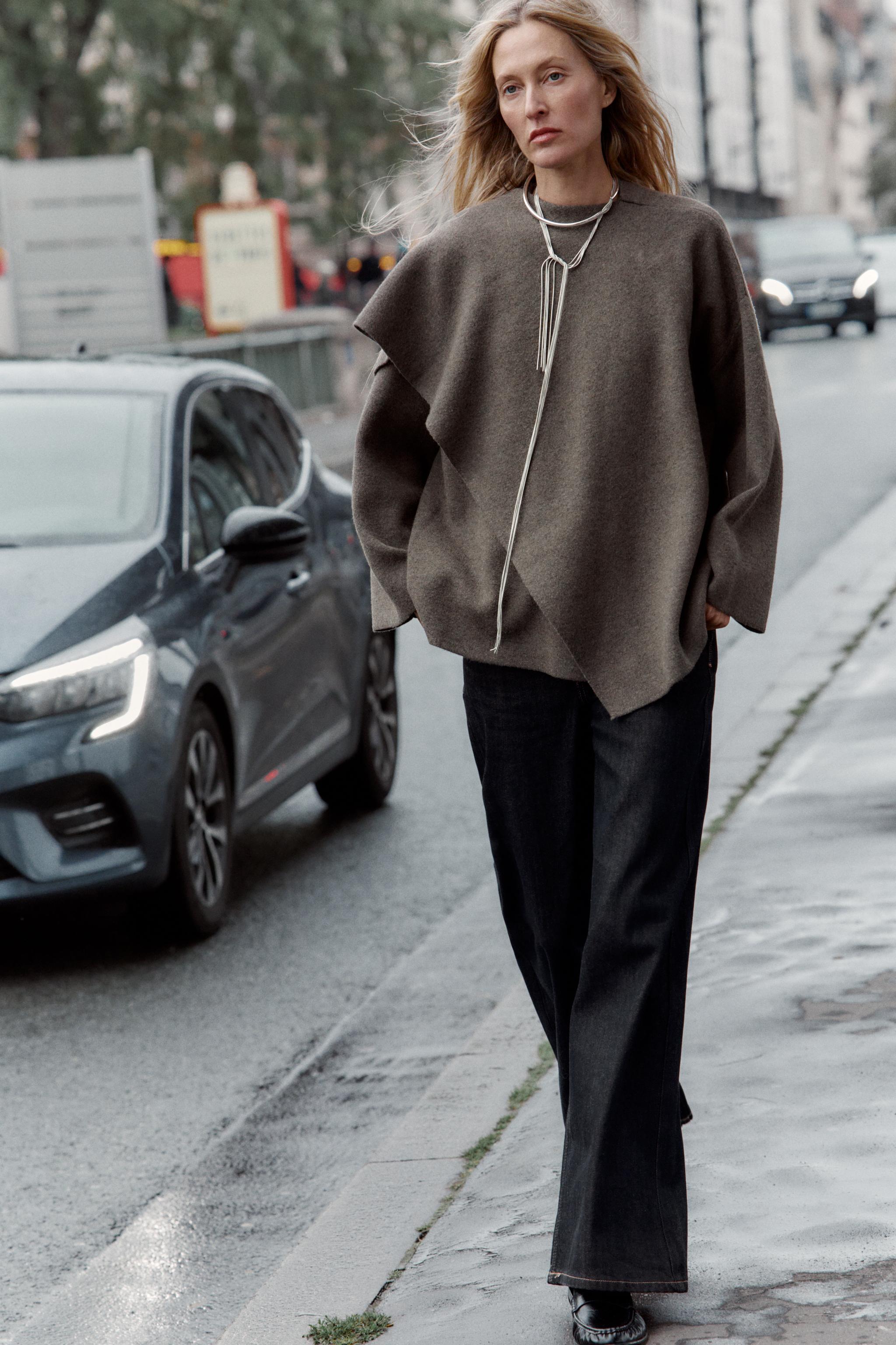 Short Knit Coat With Scarf