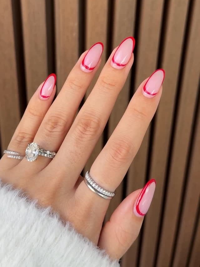 Photo of Jennie Kim with C-French nails