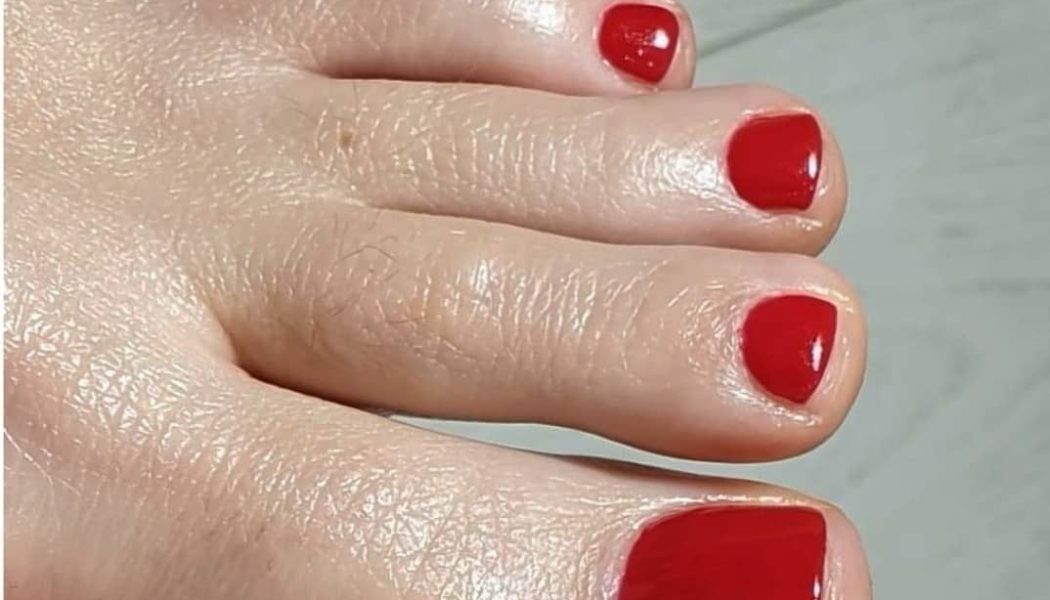 I Searched Instagram for the Most Elegant Autumnal Pedicures—5 That Made Me Hit Save