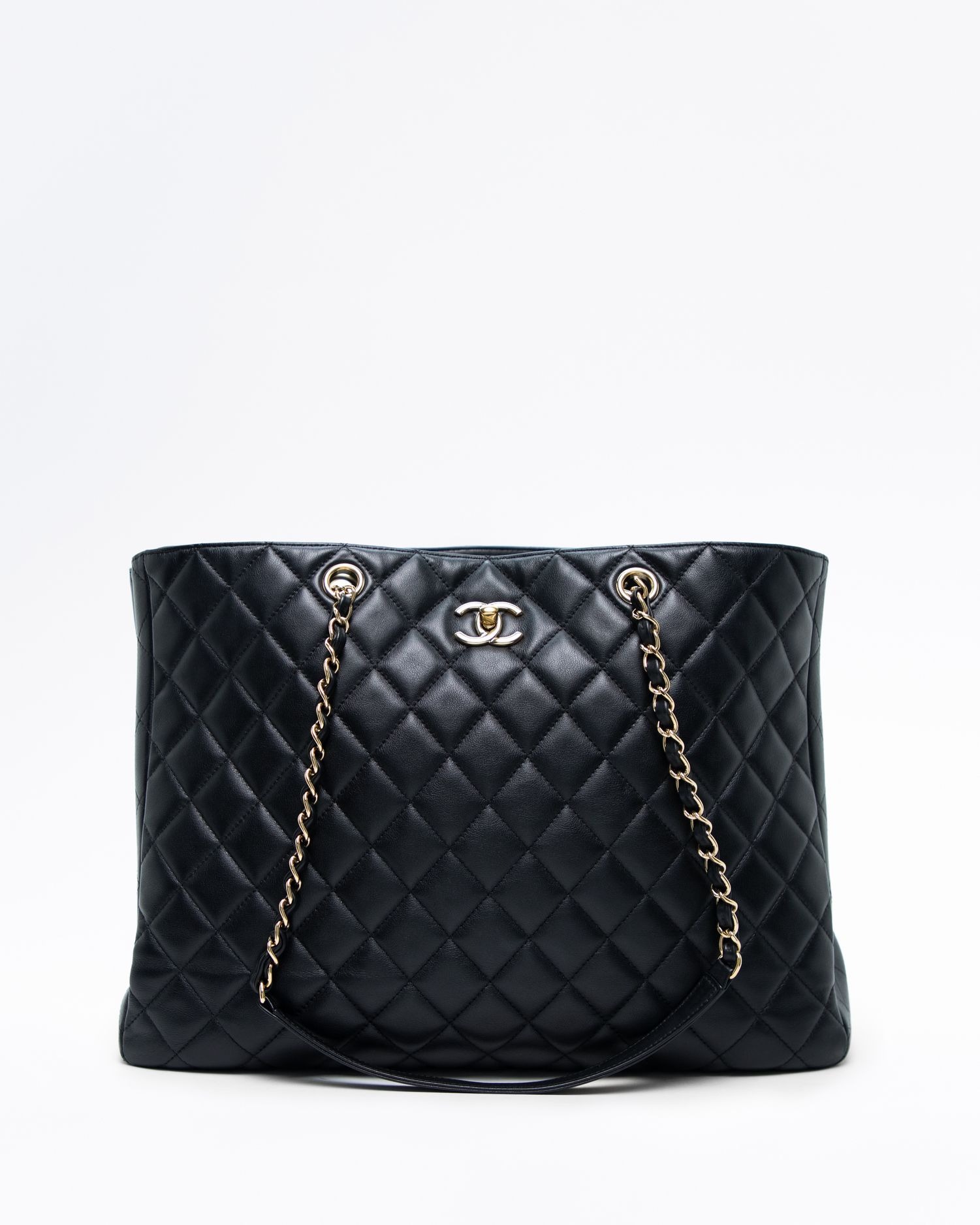 Vivrelle, Chanel Vintage Diana Small Flap Bag