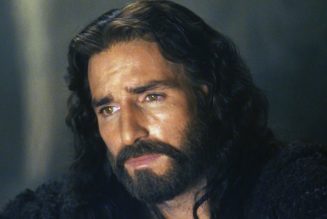 Mel Gibson to Recast Jesus for The Passion of the Christ Sequel