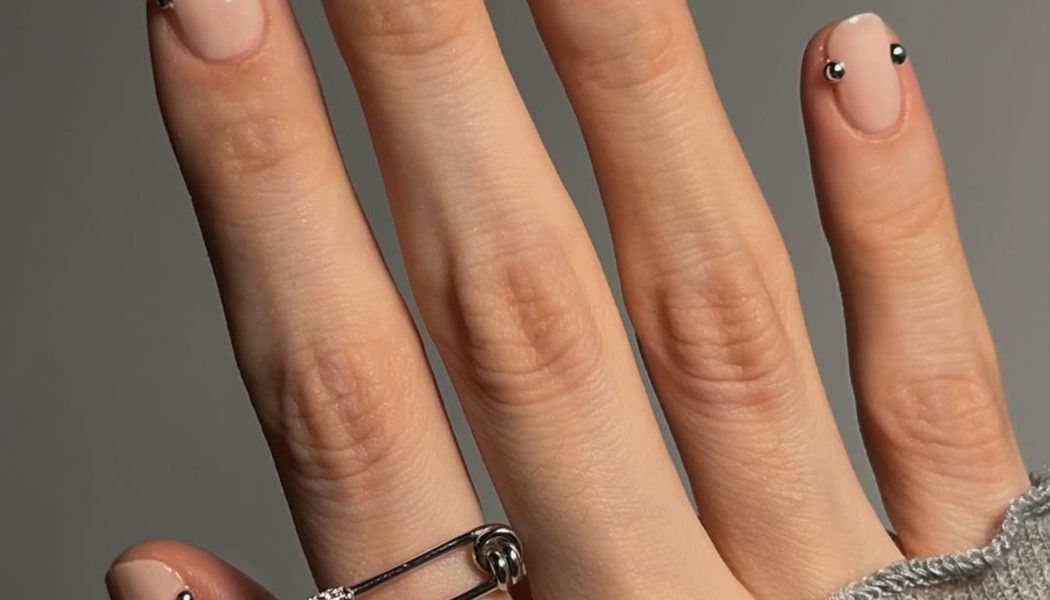 Prepare—This Unexpectedly Chic Autumn Nail Trend Is Coming for Our Minimal Manicures