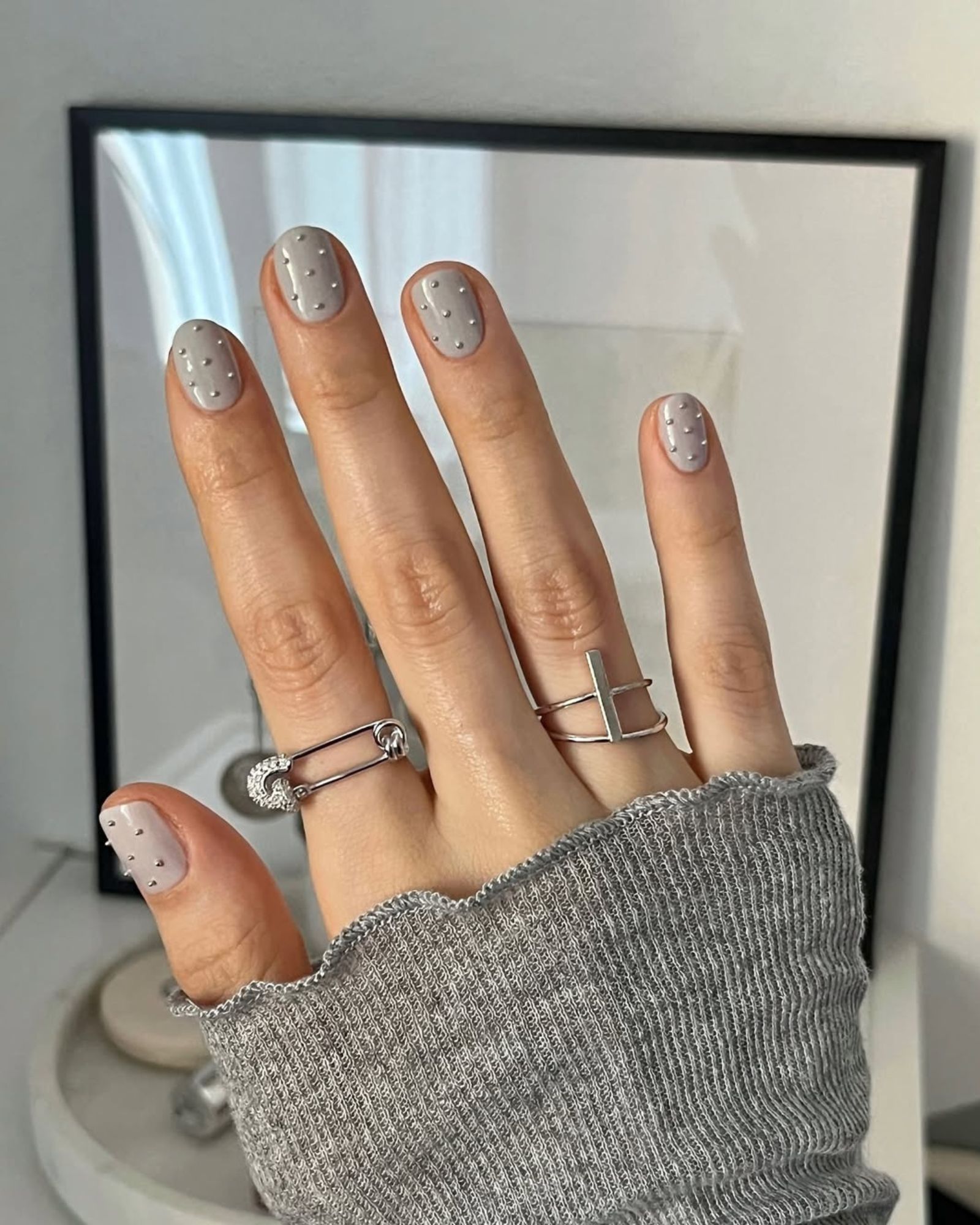 Studded Nail Trend @pink_oblivion