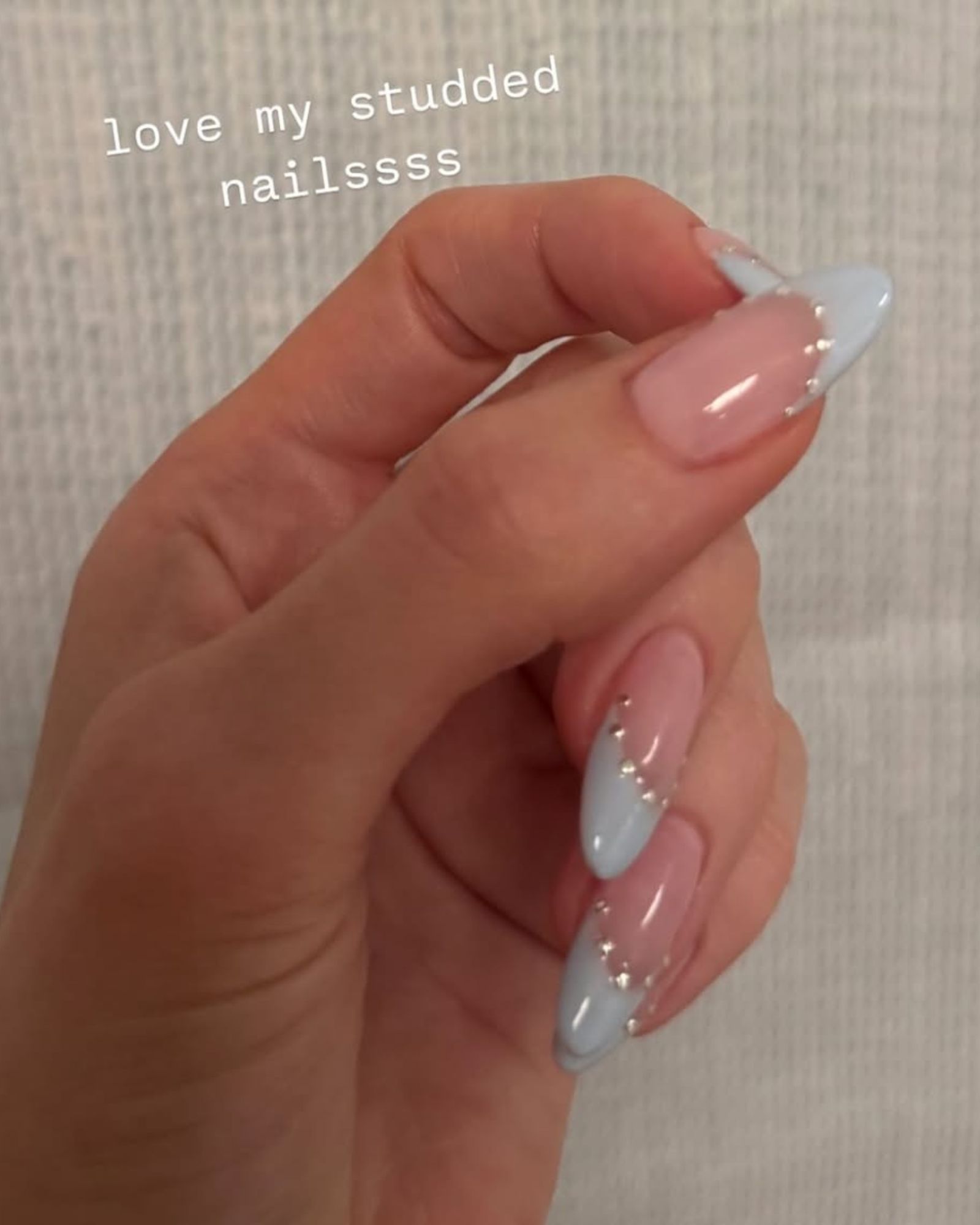 Studded Nail Trend @nailsbyzola