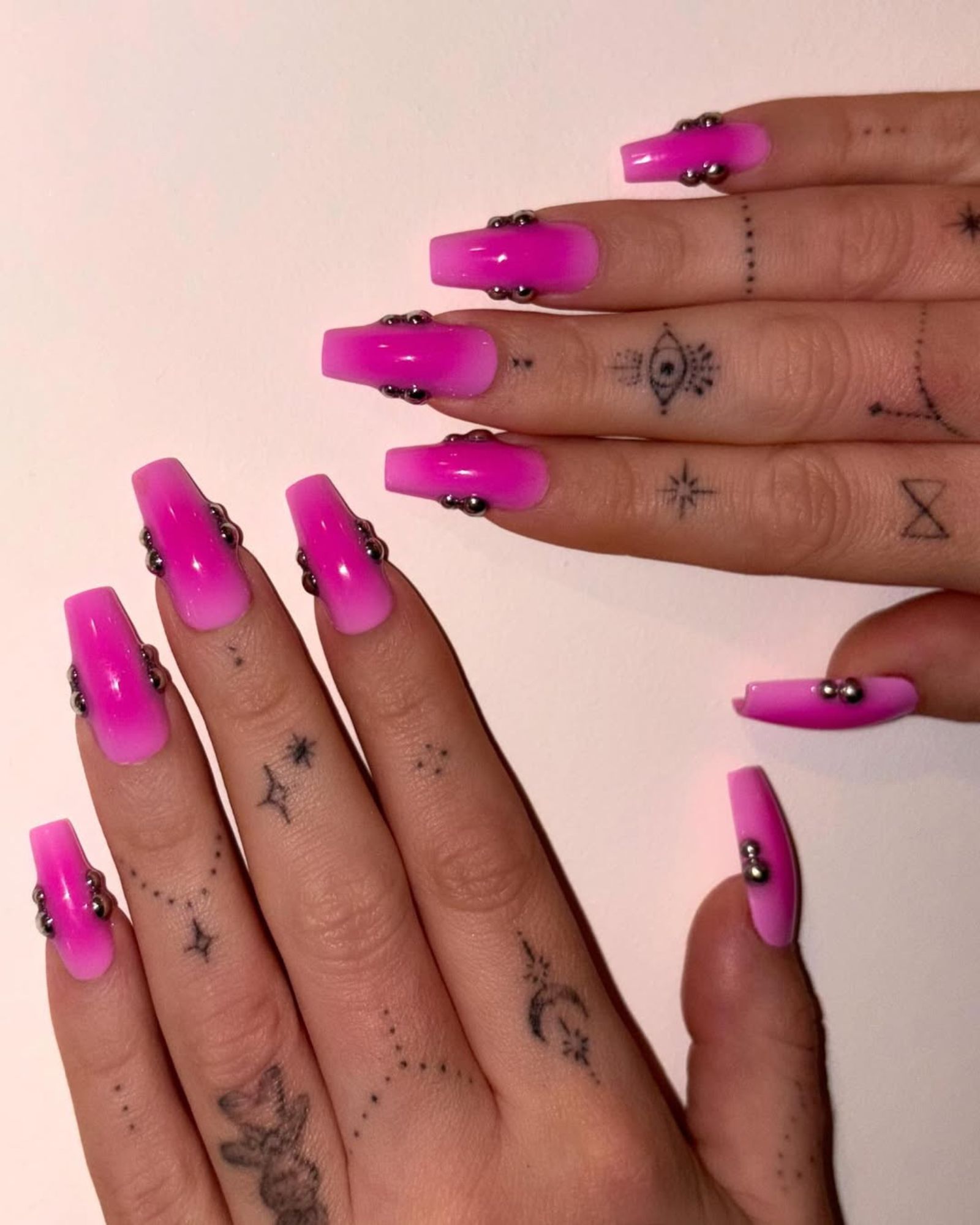 Studded Nail Trend @nails_of_la