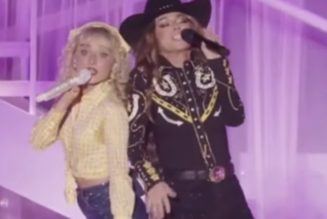 Sabrina Carpenter and Shania Twain Perform "That Don't Impress Me Much" at ACL: Watch