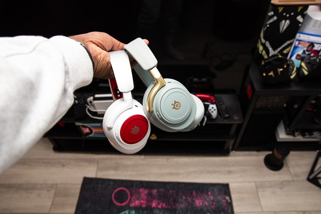 SteelSeries Arctis Nova Elite