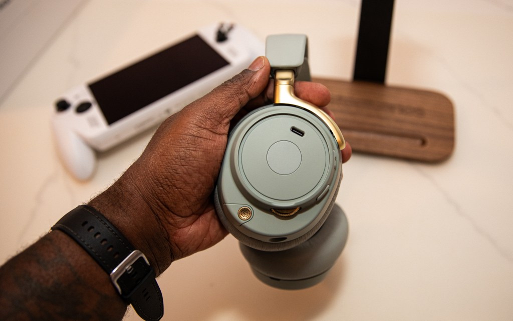 SteelSeries Arctis Nova Elite