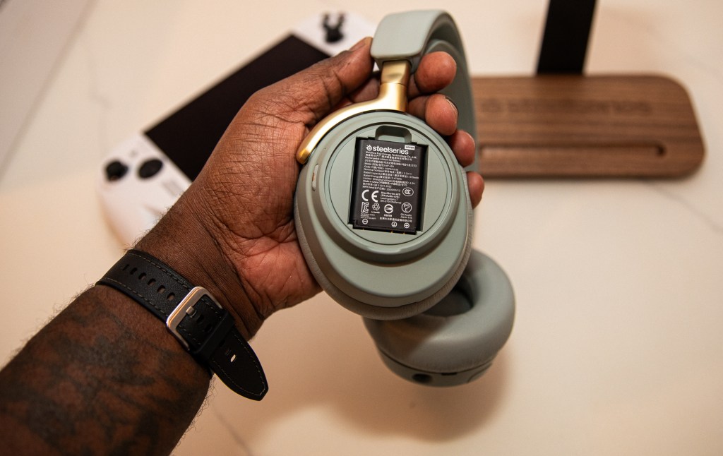 SteelSeries Arctis Nova Elite