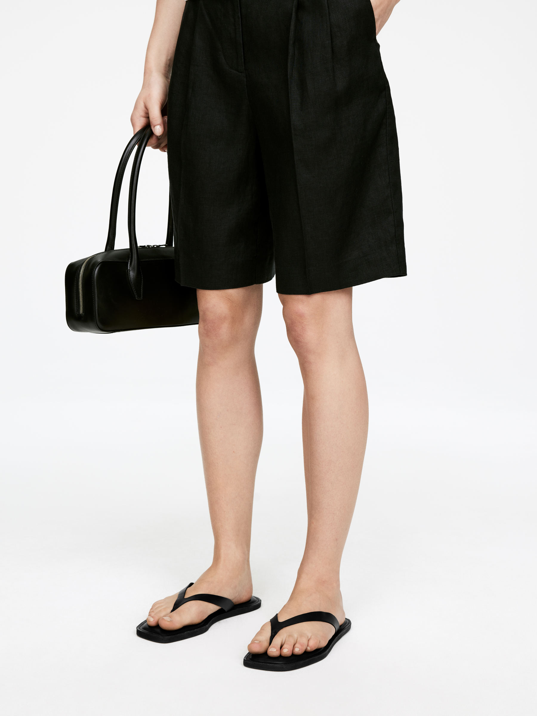 Leather Thong Sandals &amp;ndash; Black &amp;ndash; Women &amp;ndash; Arket Gb