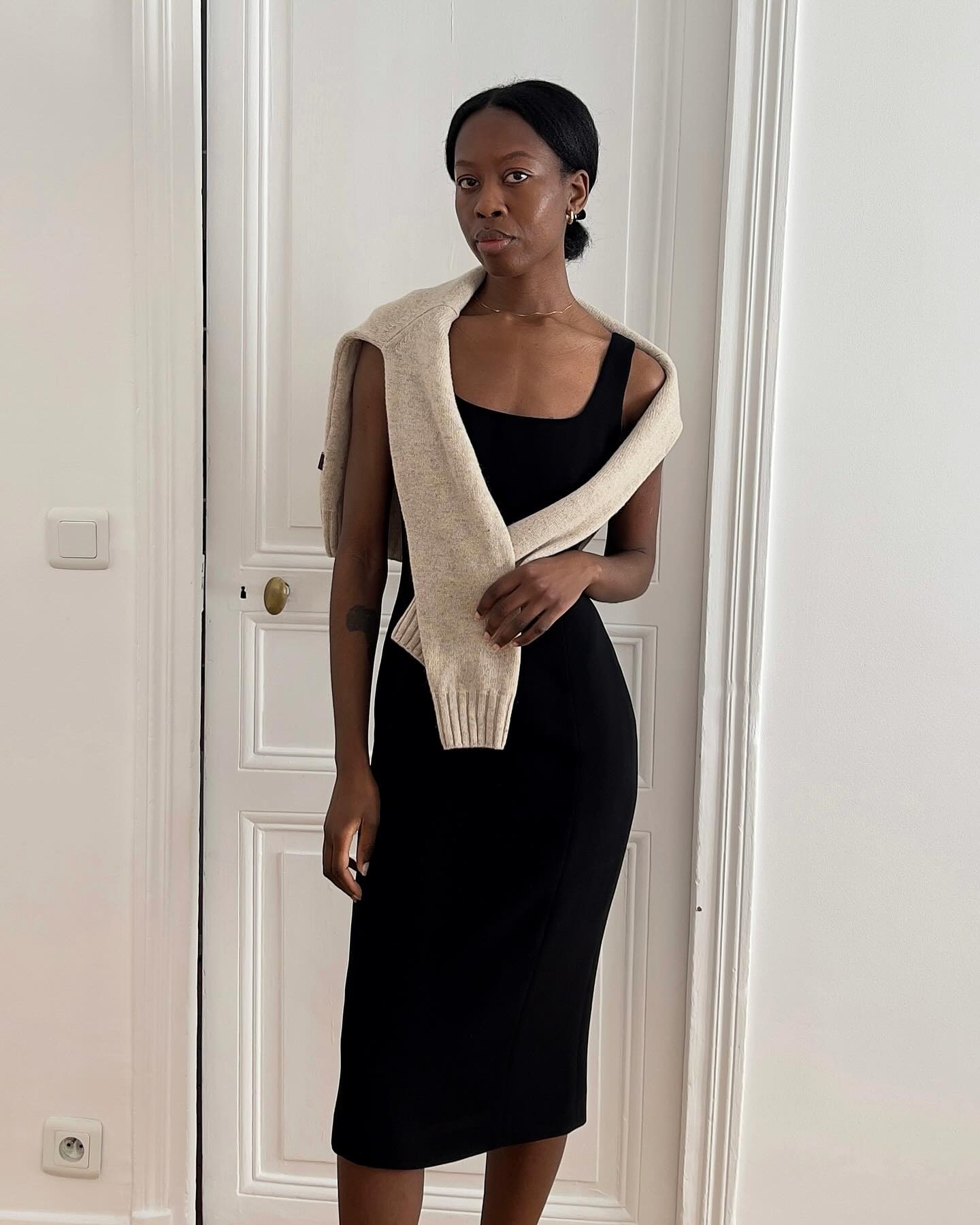 Influencer wearing oatmeal-colored clothing