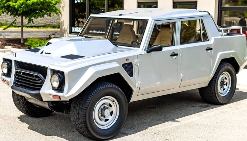Ultra-Rare 1987 Lamborghini LM002 “Rambo Lambo” Fetches $400,000 USD at Auction