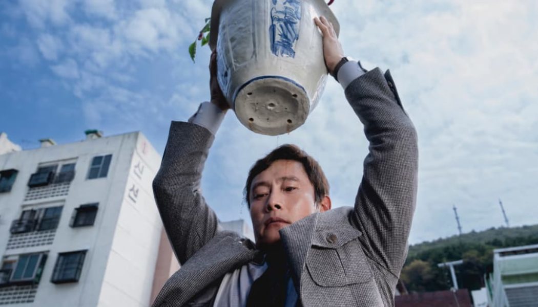 Watch the Official Trailer for Park Chan-wook's Upcoming Black Comedy Thriller, 'NO OTHER CHOICE'