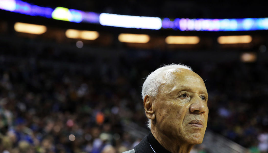 Basketball Hall Of Famer & Coach Lenny Wilkens Dies At 88