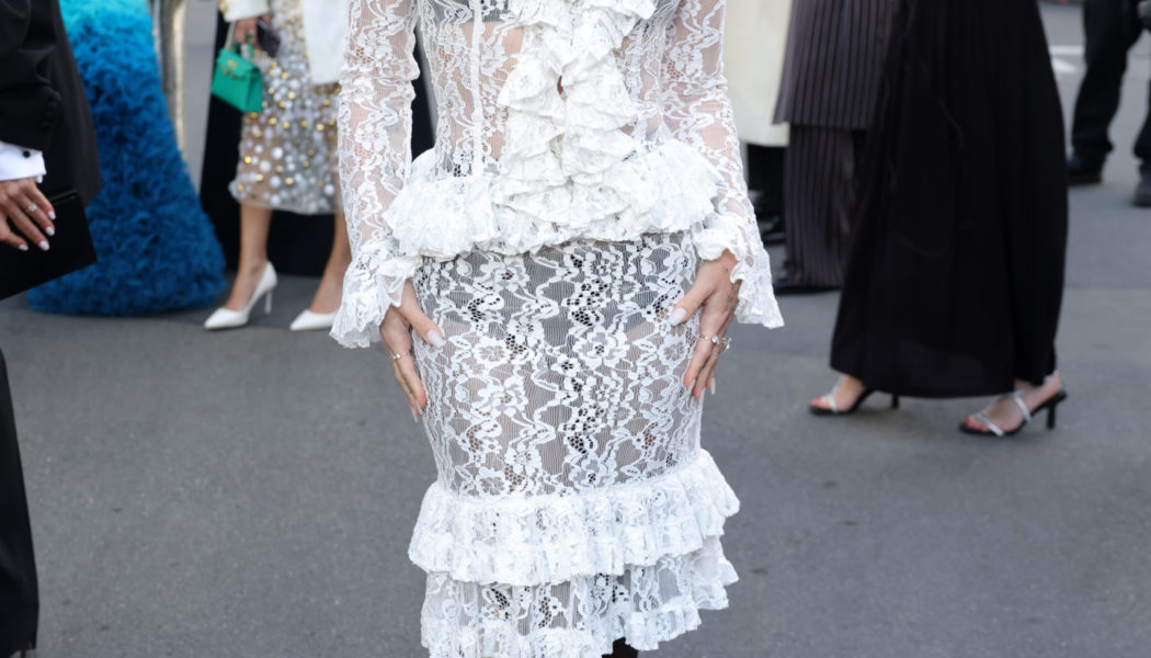 Black Tights Can Look Basic—Except When You Wear Them With Demi Lovato's Specific Skirt Trend