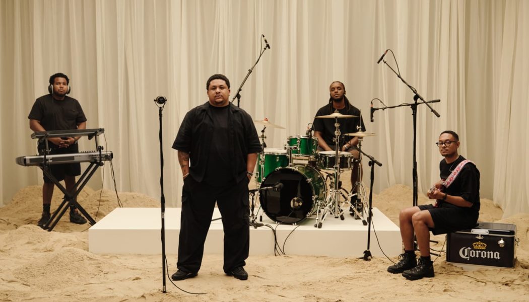 dreamcastmoe Performs Funk Single "Leo" for 'Hypetrak Magazine'