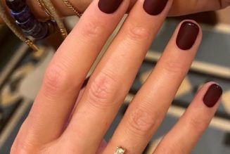 Heads Up: Stylish People Are Already Wearing This Rich-Looking Winter Nail Trend