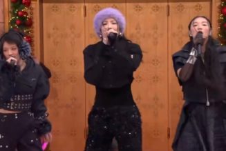 HUNTR/X Perform "Golden" at Macy's Thanksgiving Parade