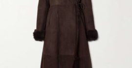 I Love Dressing “Rich” When I Travel—These 7 Staples Practically Jump Me Three Tax Brackets