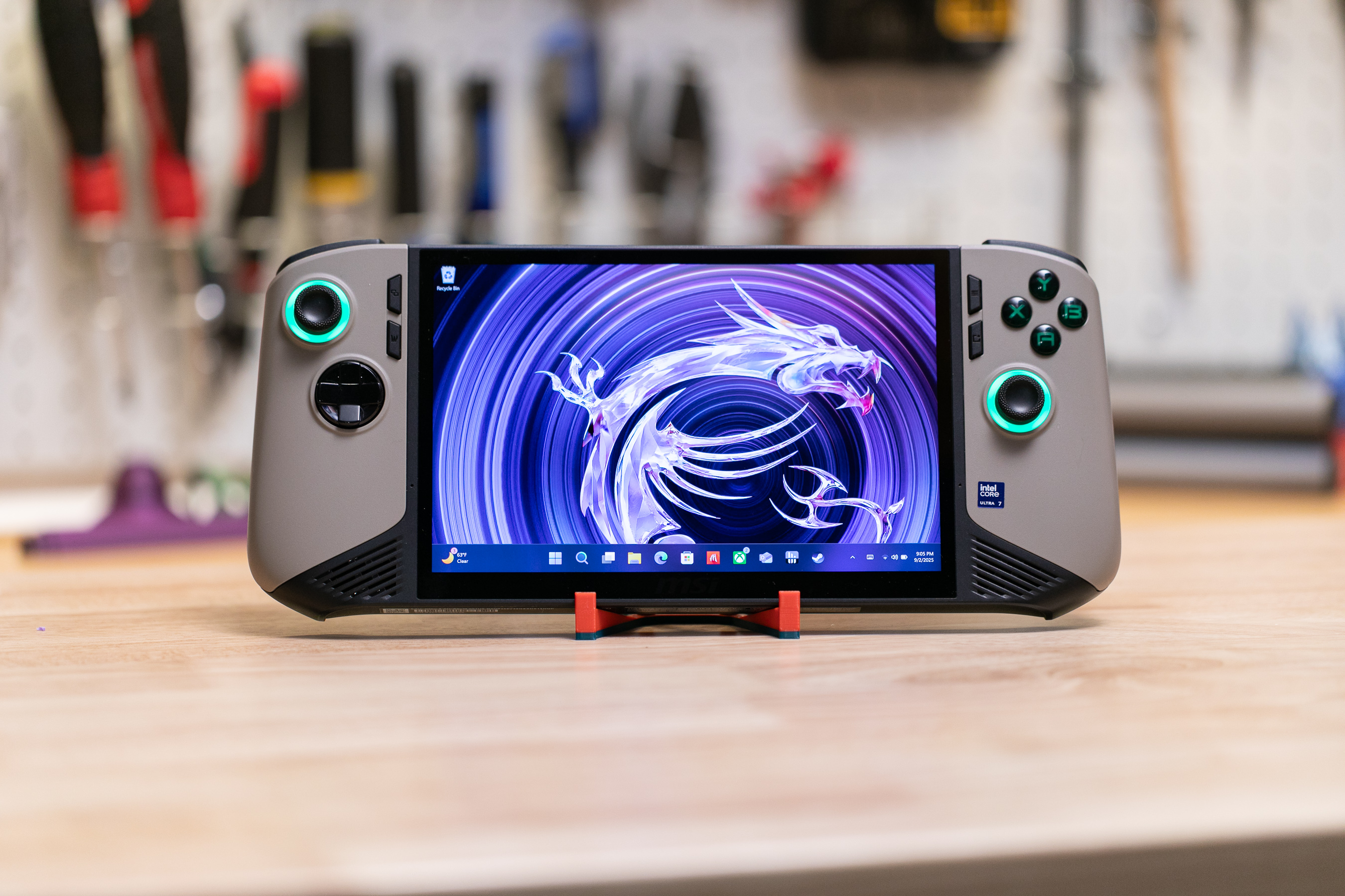 msi-claw-8-ai-plus-sean-hollister-verge-331A1267