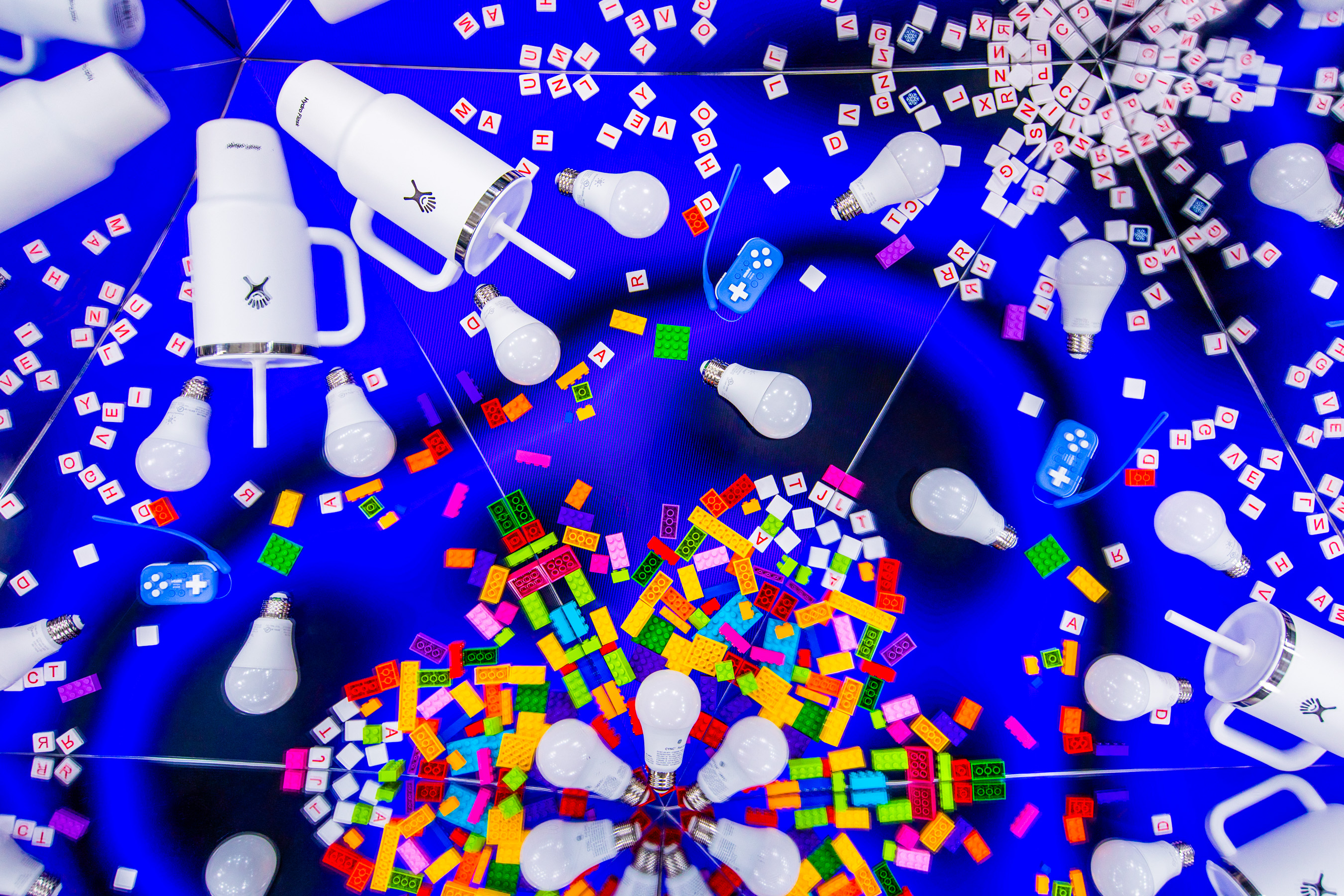 257851_2025_UNDER_25_Holiday_Gift_Guide_AKrales_6301