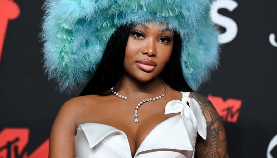 Summer Walker’s ‘Finally Over It’ Debuts at No. 2