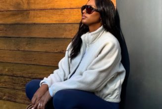 The Non-Black and Non-Boring Legging Trend That Actually Looks Best With White Trainers