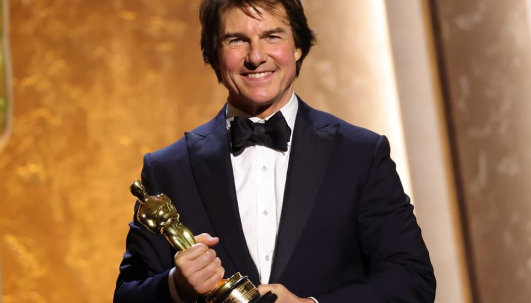 Tom Cruise Finally Receives an Oscar