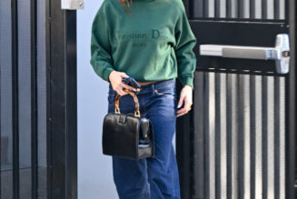 Want to Wear Dark-Wash Jeans the 2025 Way? Style Them Exclusively With This Rich Color Trend